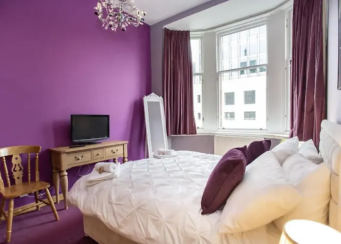 Renfield Apartment, Bright And Spacious Home